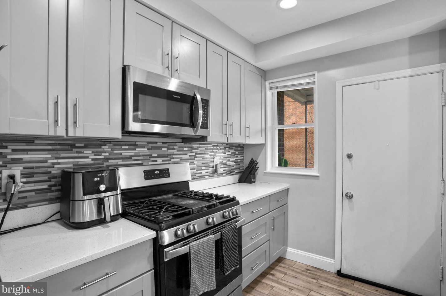 2907 Grantley Ave, Baltimore MD  21215-6614 exterior