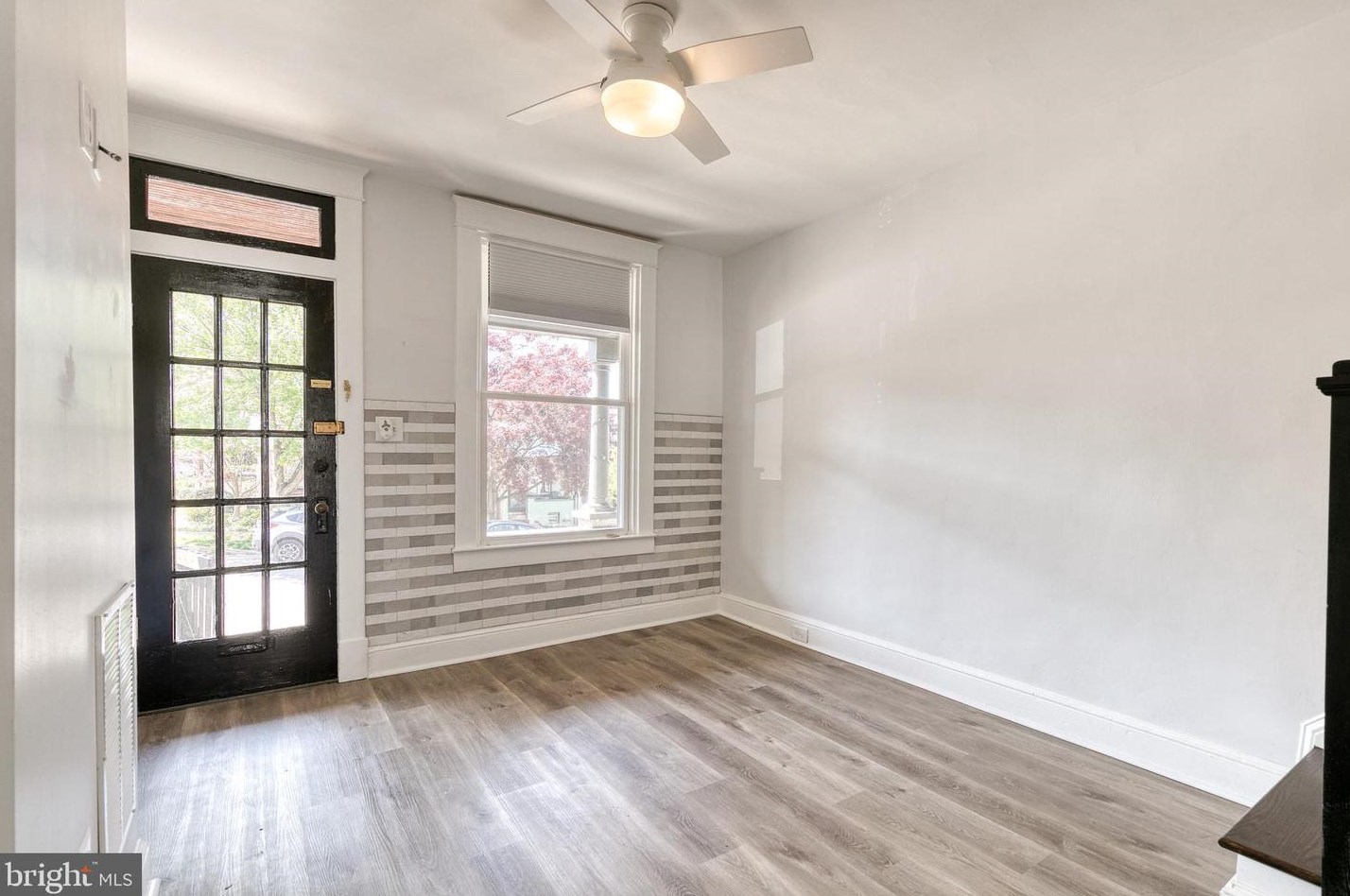 860 33rd St, Baltimore MD  21211-2709 exterior