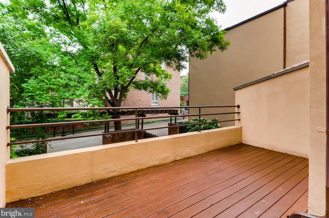 19 Barre St, Baltimore MD  21201-2465 exterior