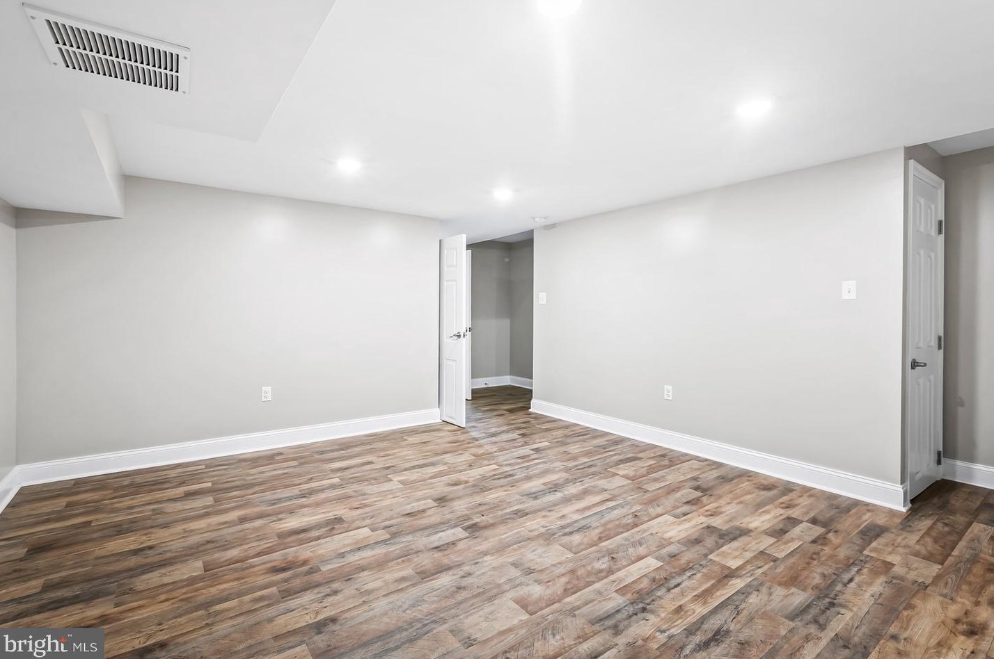 4571 Derby Manor Dr, Baltimore MD  21215-6538 exterior