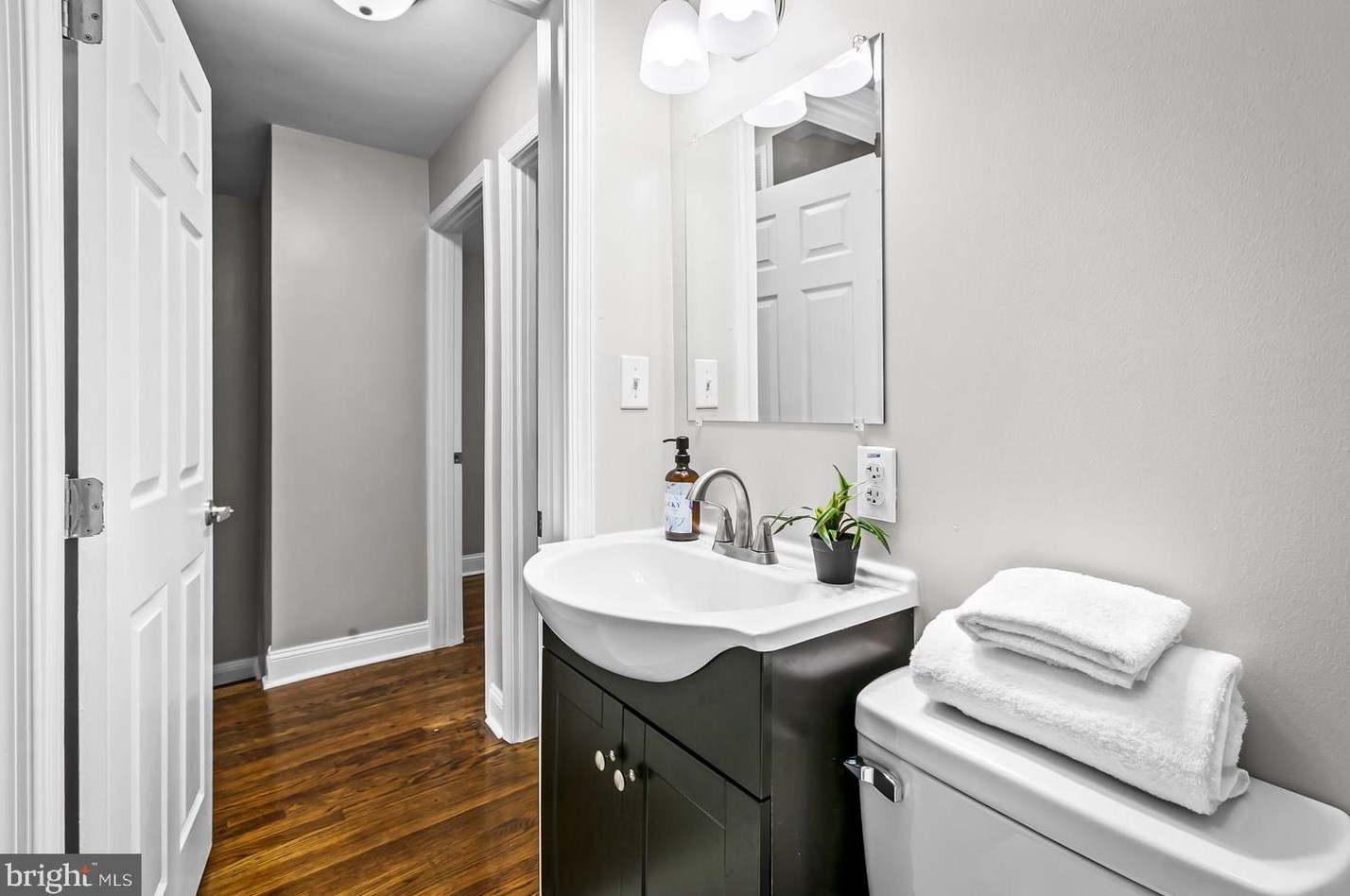 4571 Derby Manor Dr, Baltimore MD  21215-6538 exterior
