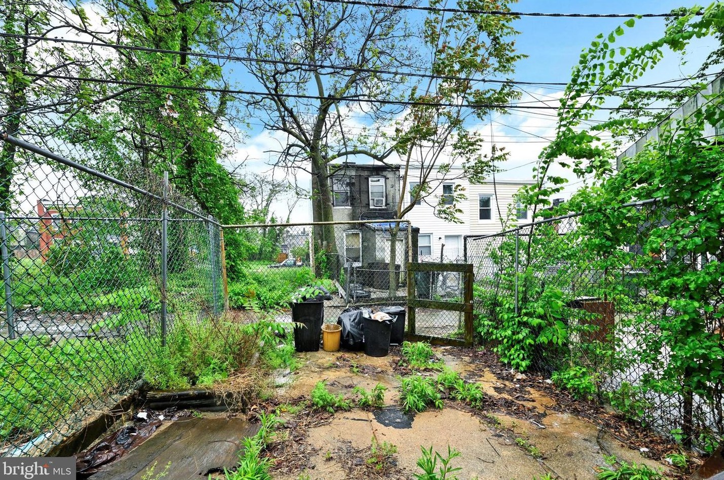 2017 Hoffman St, Baltimore MD  21213-3211 exterior