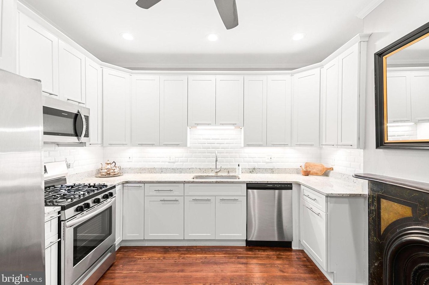 122 Collington Ave, Baltimore MD  21231-1635 exterior
