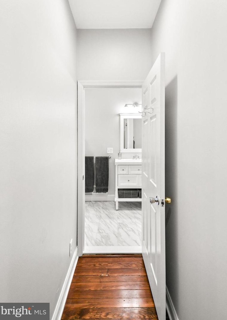 122 Collington Ave, Baltimore MD  21231-1635 exterior