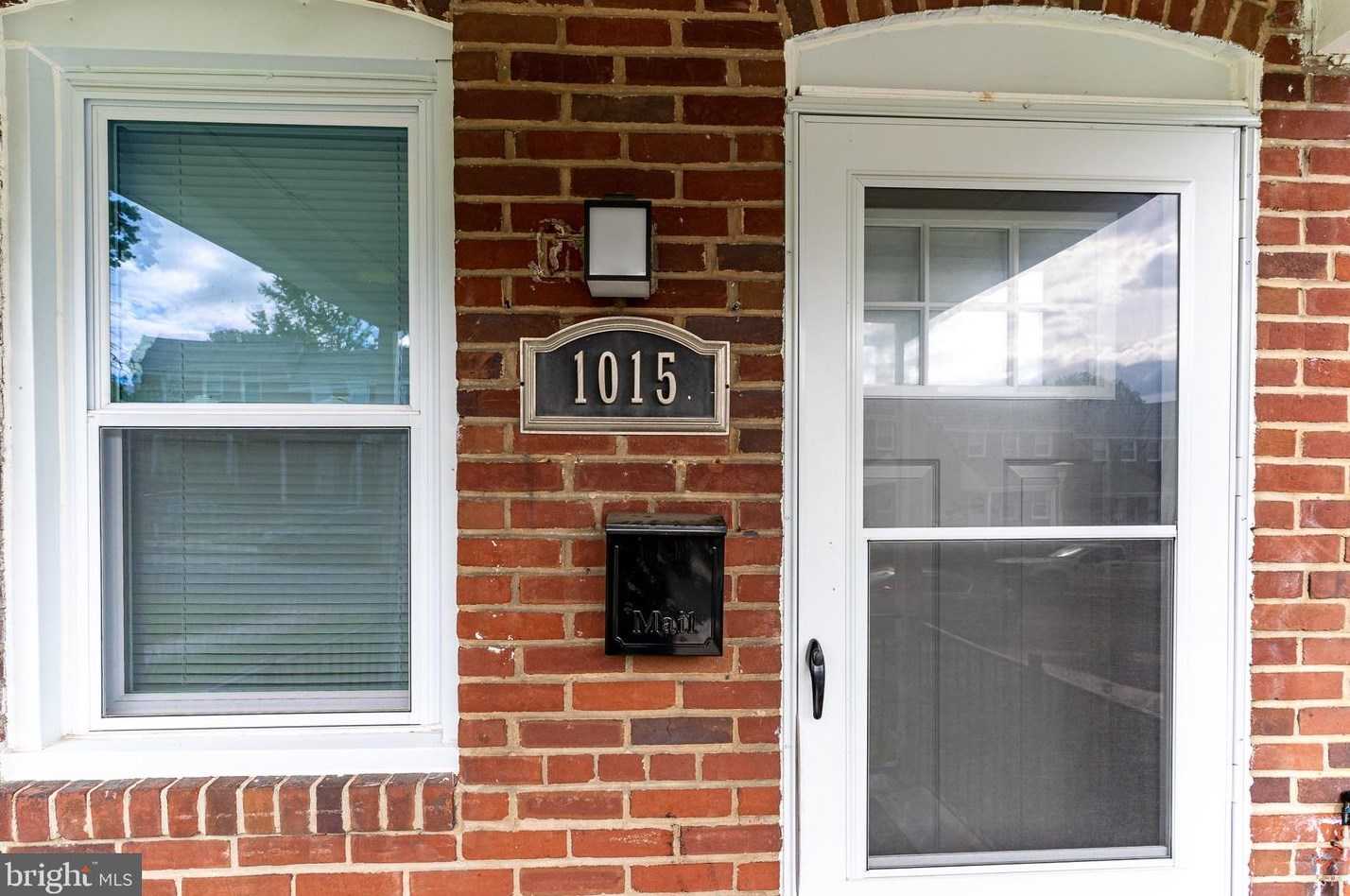 1015 Lyndhurst St, Baltimore MD  21229-1925 exterior