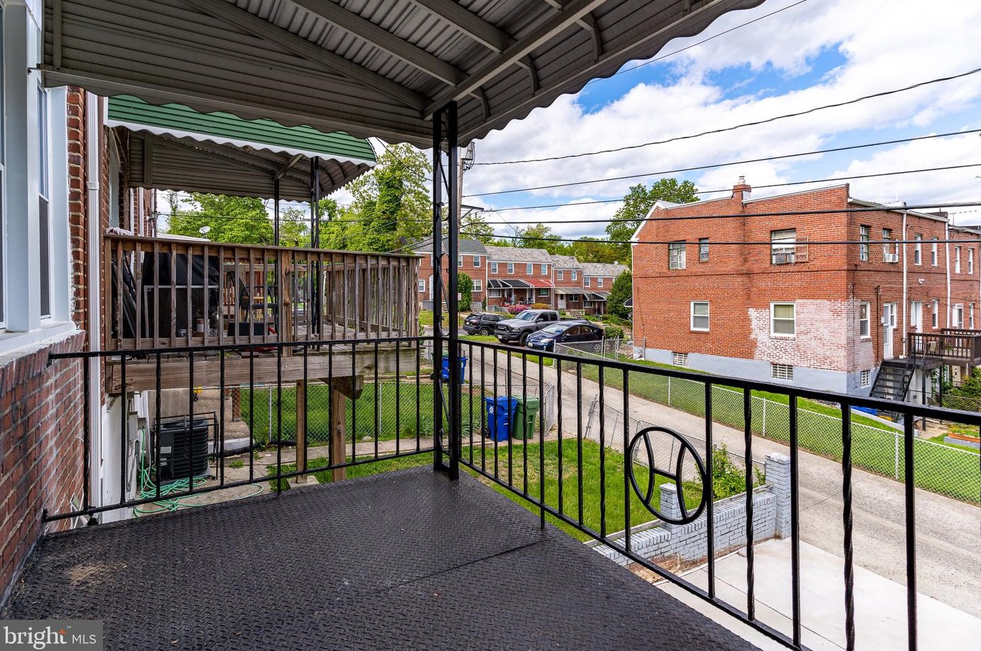 1015 Lyndhurst St, Baltimore MD  21229-1925 exterior