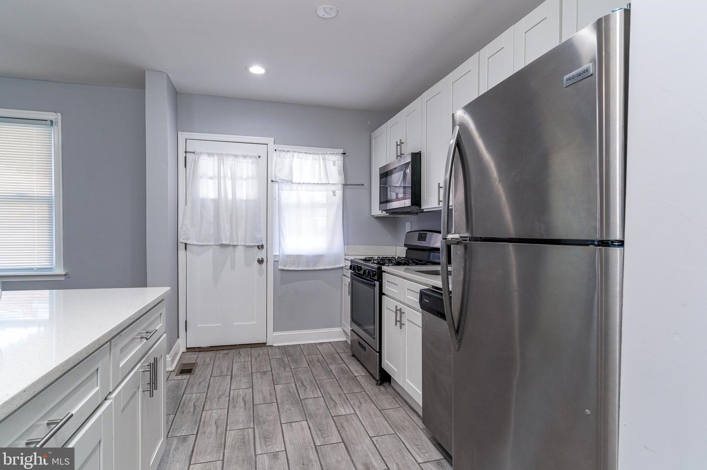 1015 Lyndhurst St, Baltimore MD  21229-1925 exterior