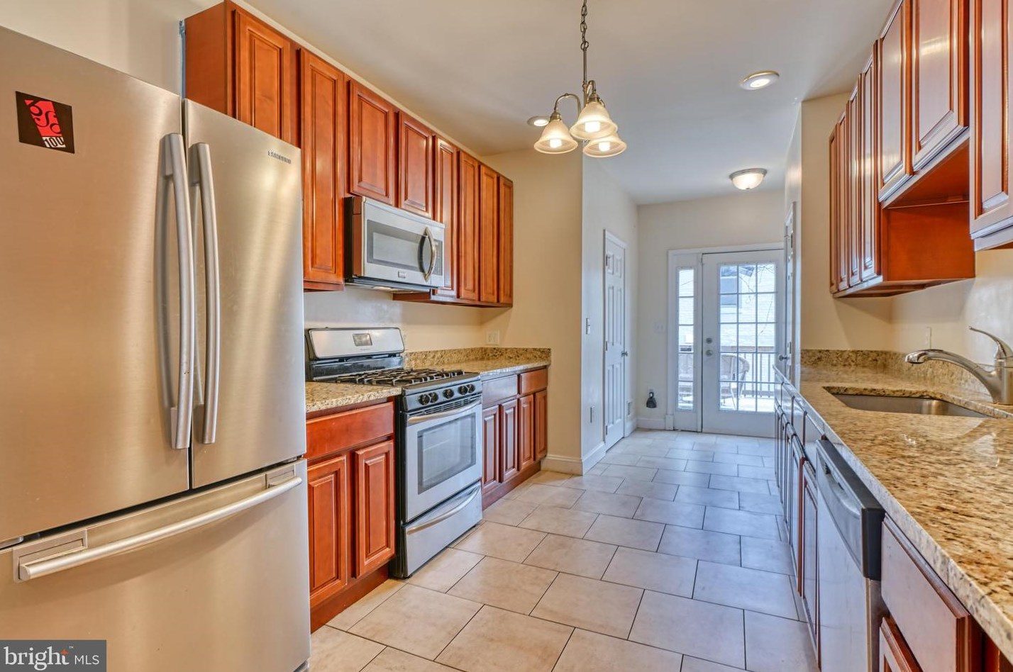 105 Montford Ave, Baltimore MD  21224-1015 exterior