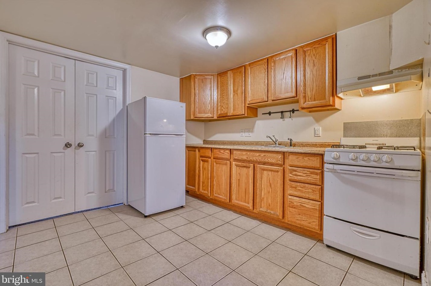 105 Montford Ave, Baltimore MD  21224-1015 exterior