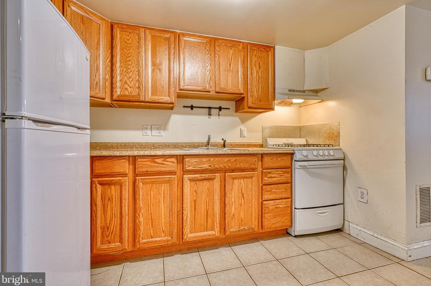 105 Montford Ave, Baltimore MD  21224-1015 exterior