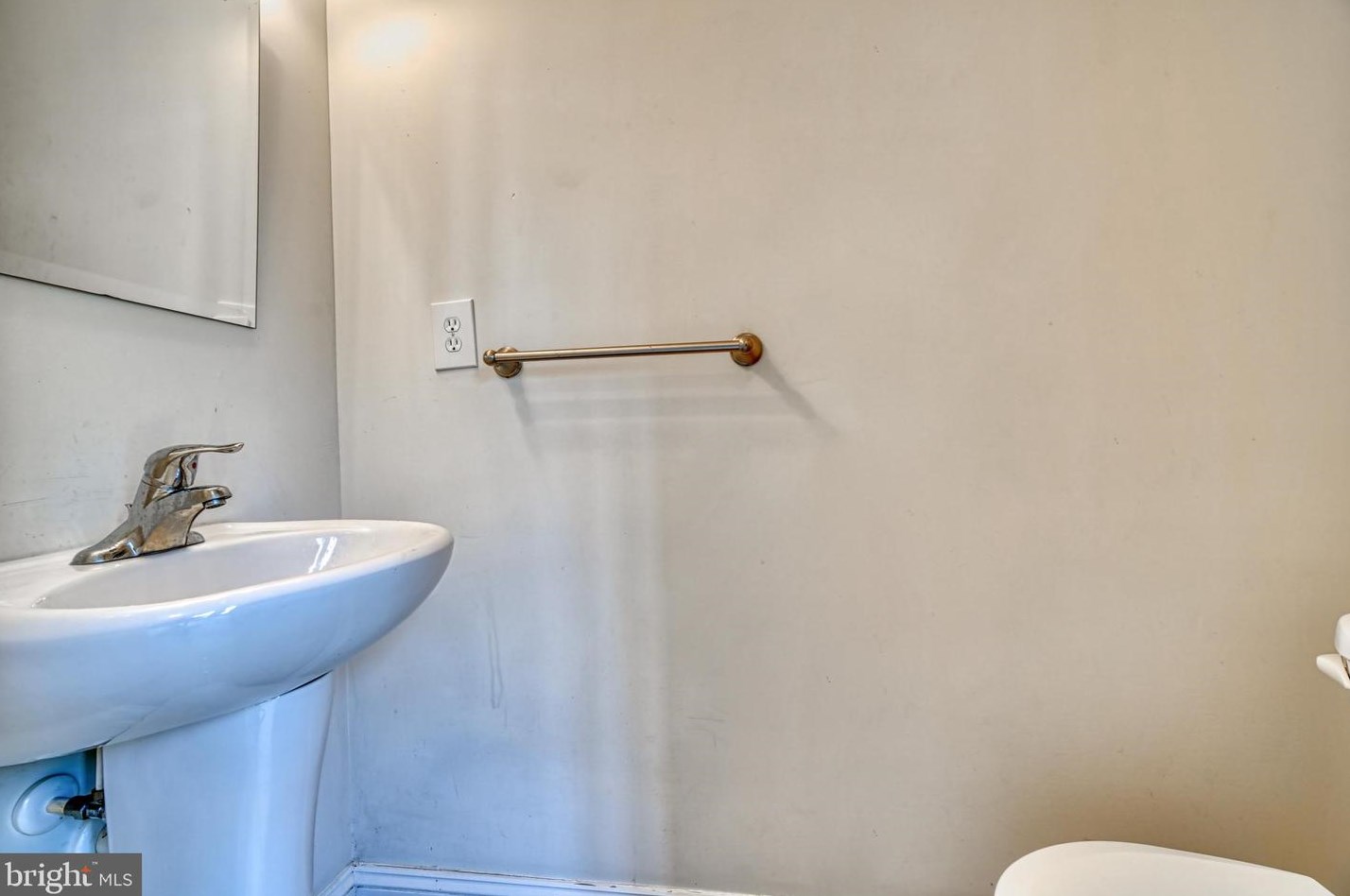 105 Montford Ave, Baltimore MD  21224-1015 exterior