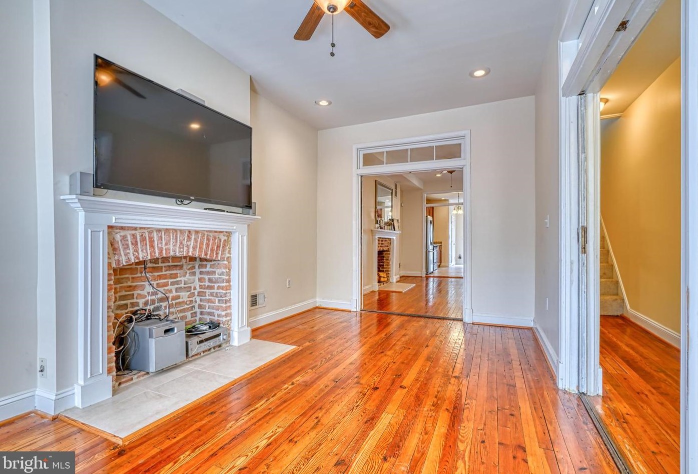 105 Montford Ave, Baltimore MD  21224-1015 exterior