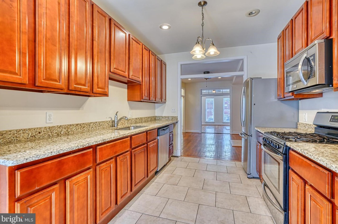 105 Montford Ave, Baltimore MD  21224-1015 exterior