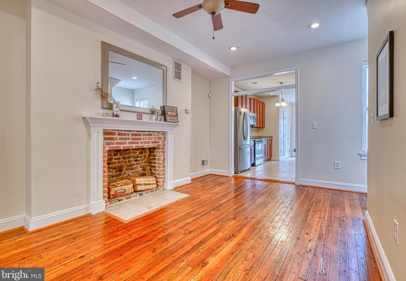 105 Montford Ave, Baltimore MD  21224-1015 exterior