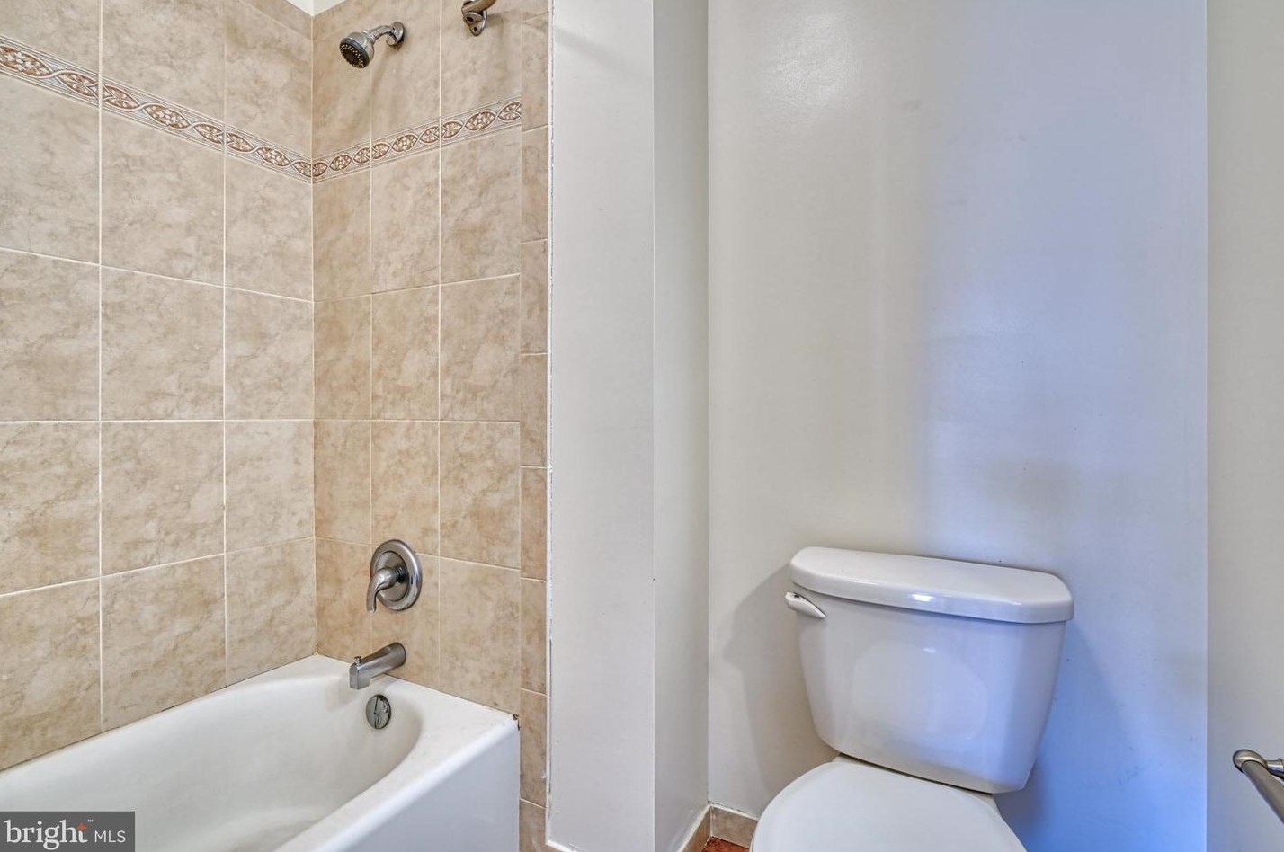 105 Montford Ave, Baltimore MD  21224-1015 exterior