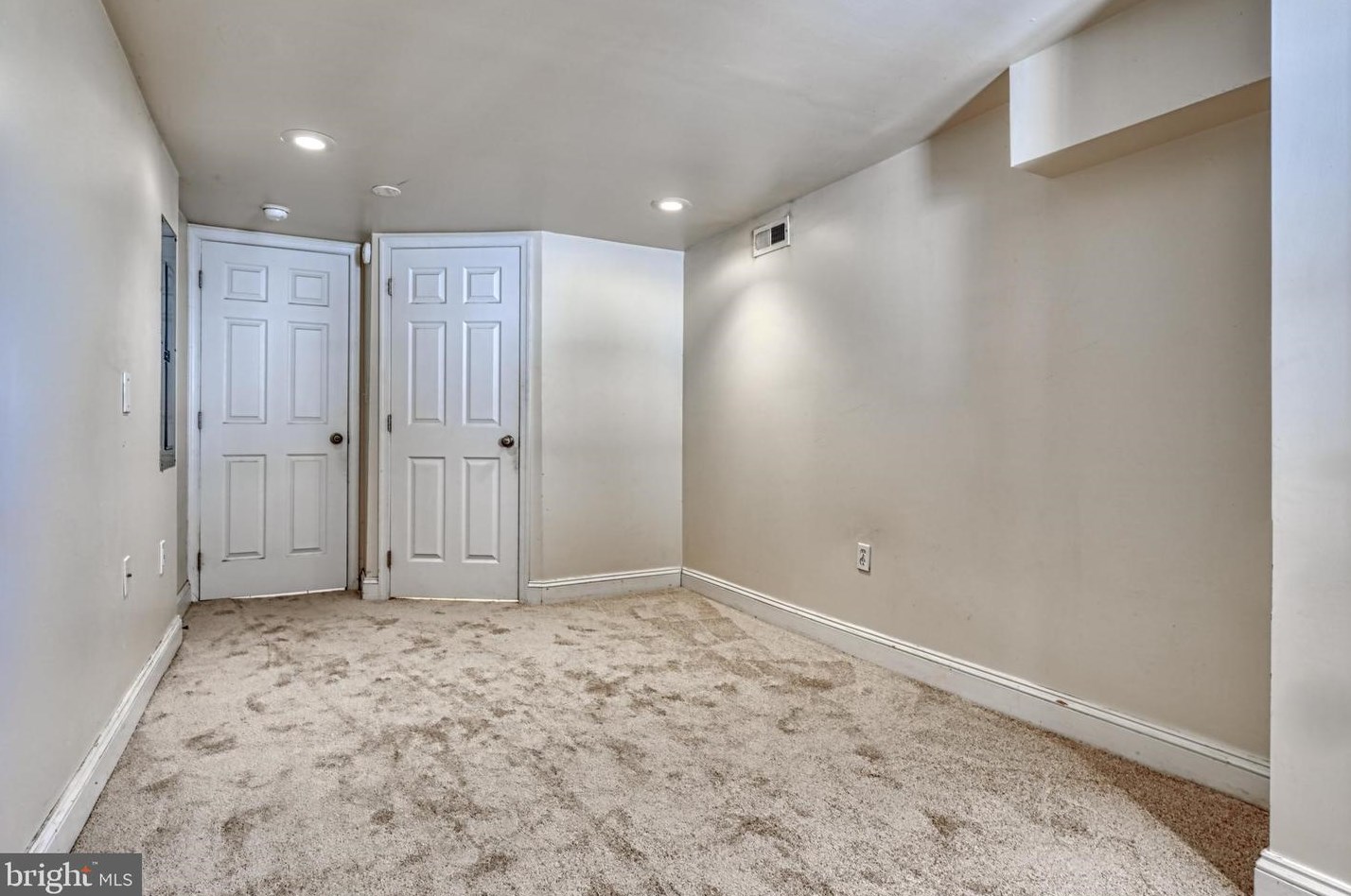 105 Montford Ave, Baltimore MD  21224-1015 exterior