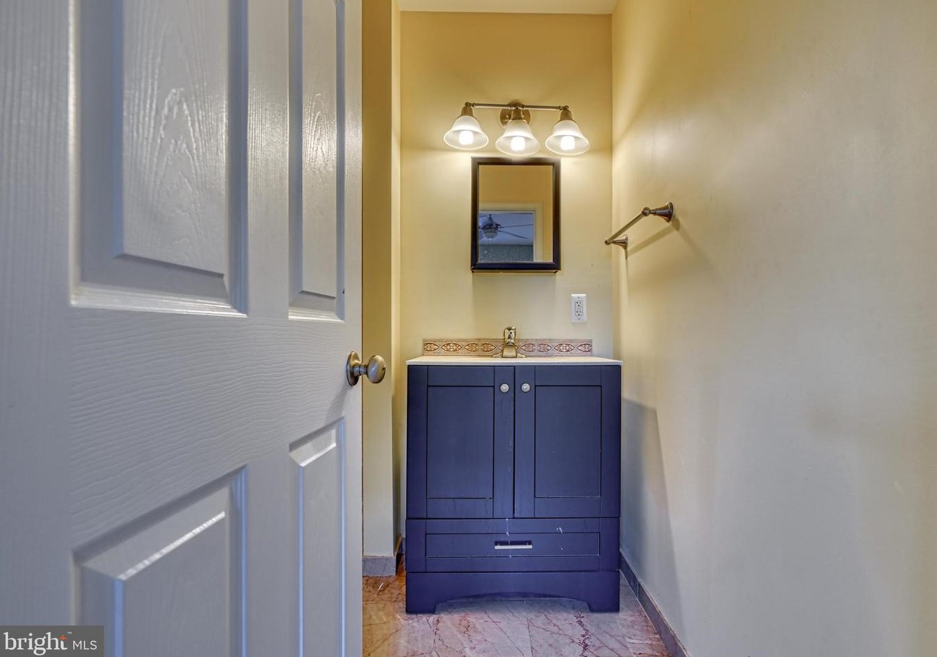 105 Montford Ave, Baltimore MD  21224-1015 exterior