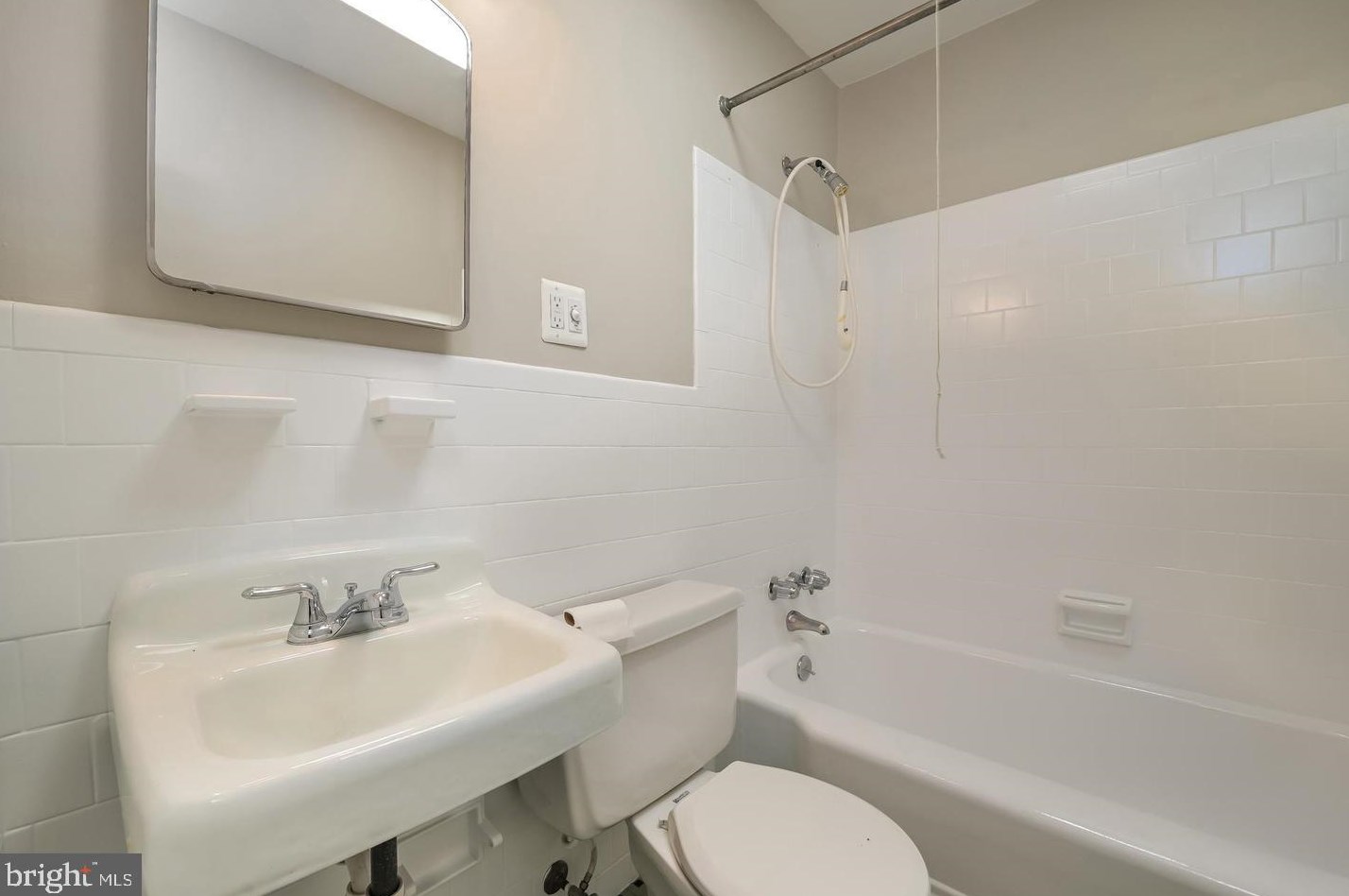 822 Umbra St, Baltimore MD  21224-4611 exterior