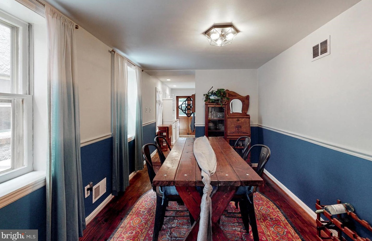 128 Lee St, Baltimore MD  21201-2421 exterior