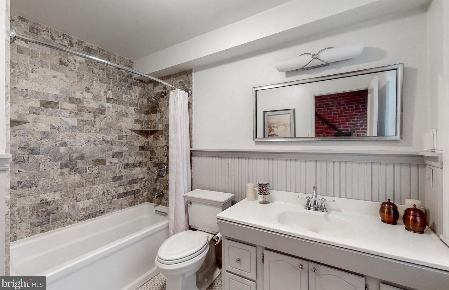 128 Lee St, Baltimore MD  21201-2421 exterior