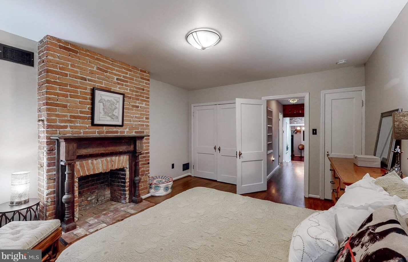 128 Lee St, Baltimore MD  21201-2421 exterior