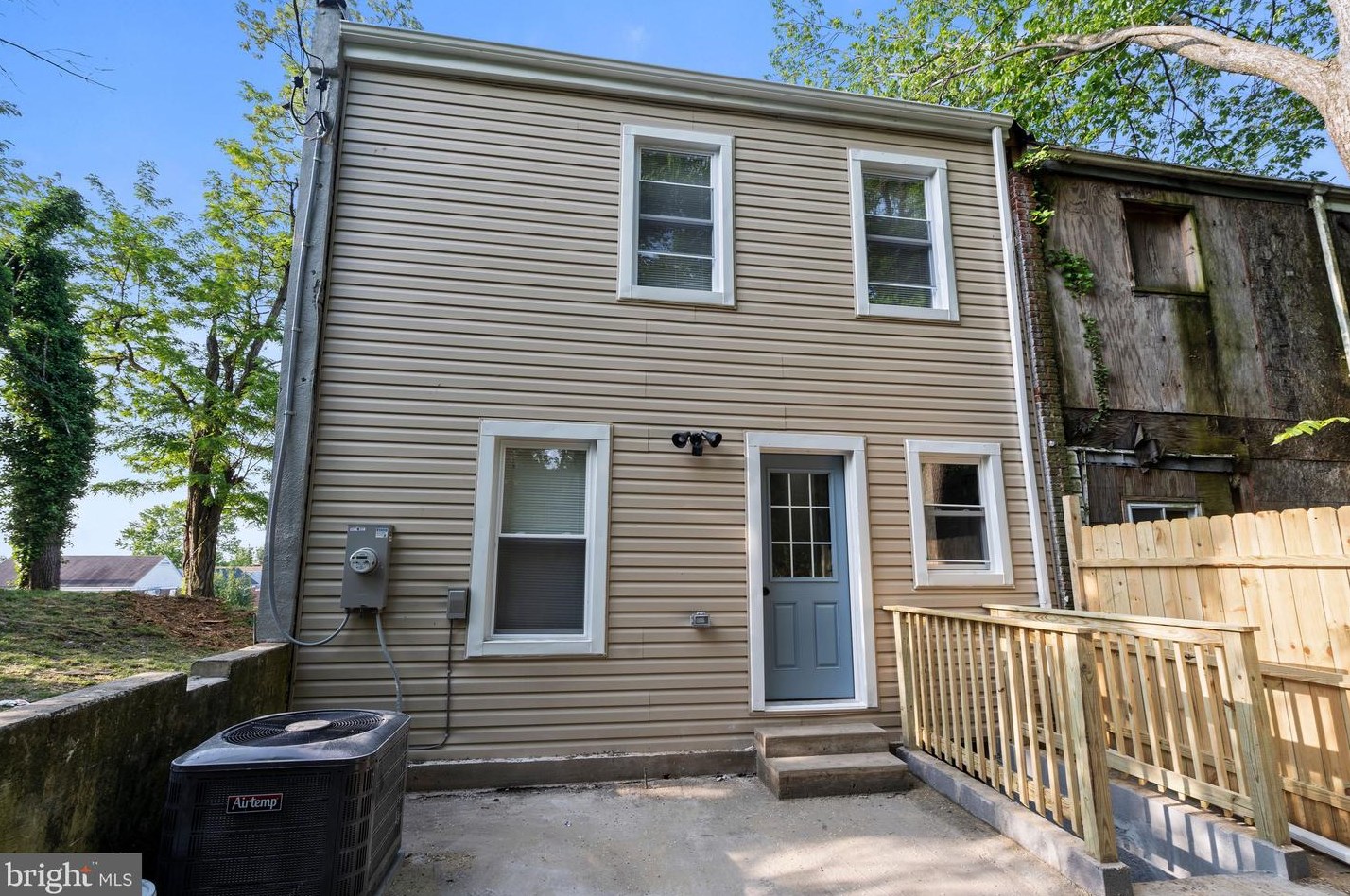 3200 Piedmont Ave, Baltimore MD  21216-1932 exterior