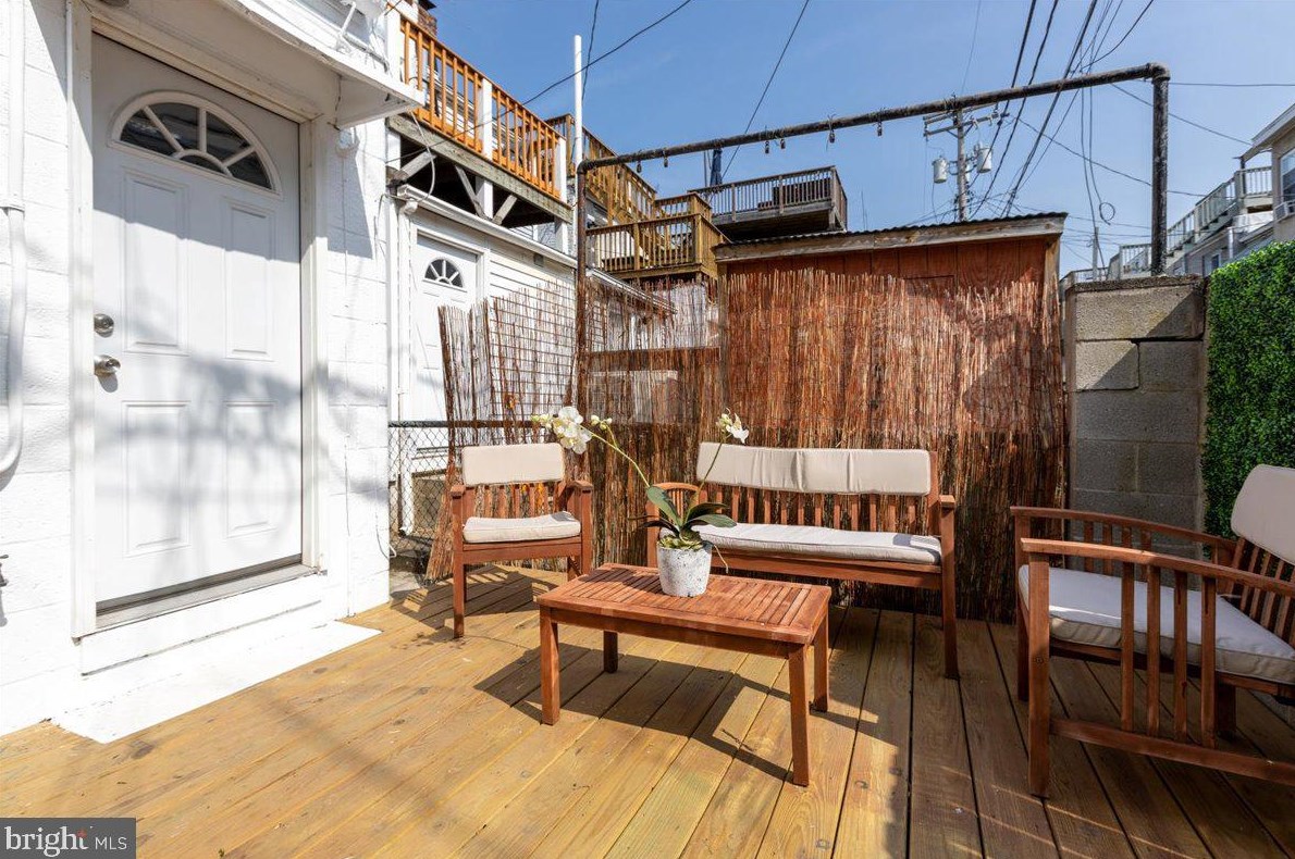 835 Montford Ave, Baltimore MD  21205-1619 exterior