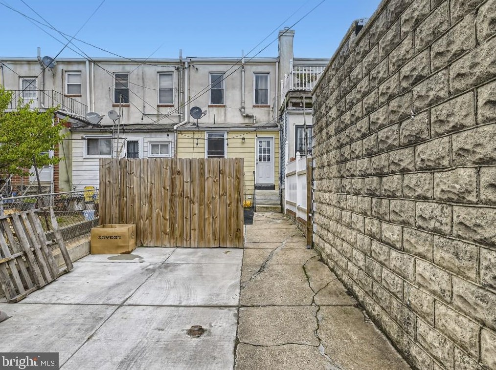 226 Highland Ave, Baltimore MD  21224-2346 exterior