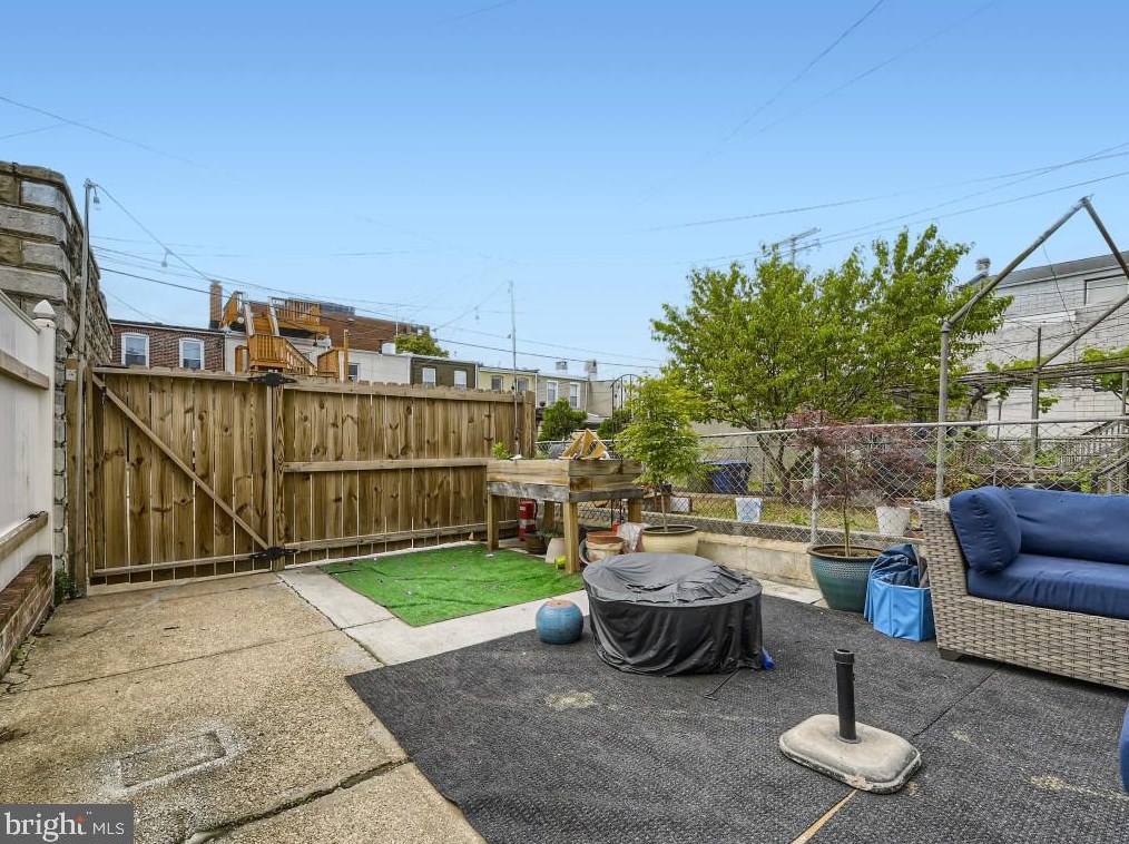 226 Highland Ave, Baltimore MD  21224-2346 exterior