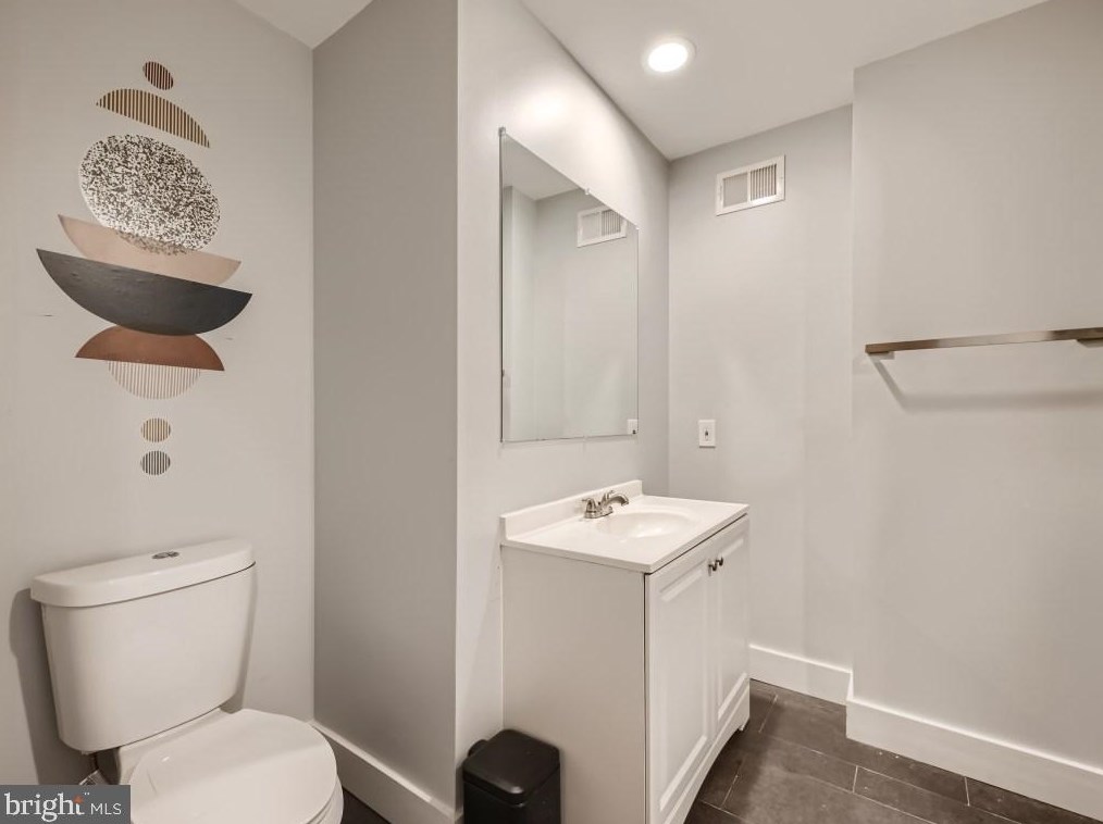 226 Highland Ave, Baltimore MD  21224-2346 exterior