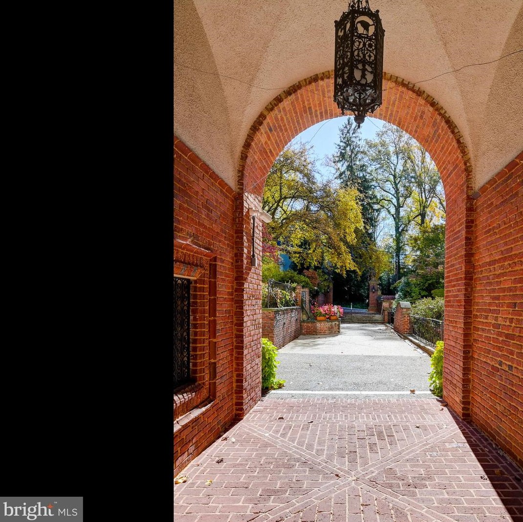 6 Upland Rd, Baltimore MD  21210-2250 exterior