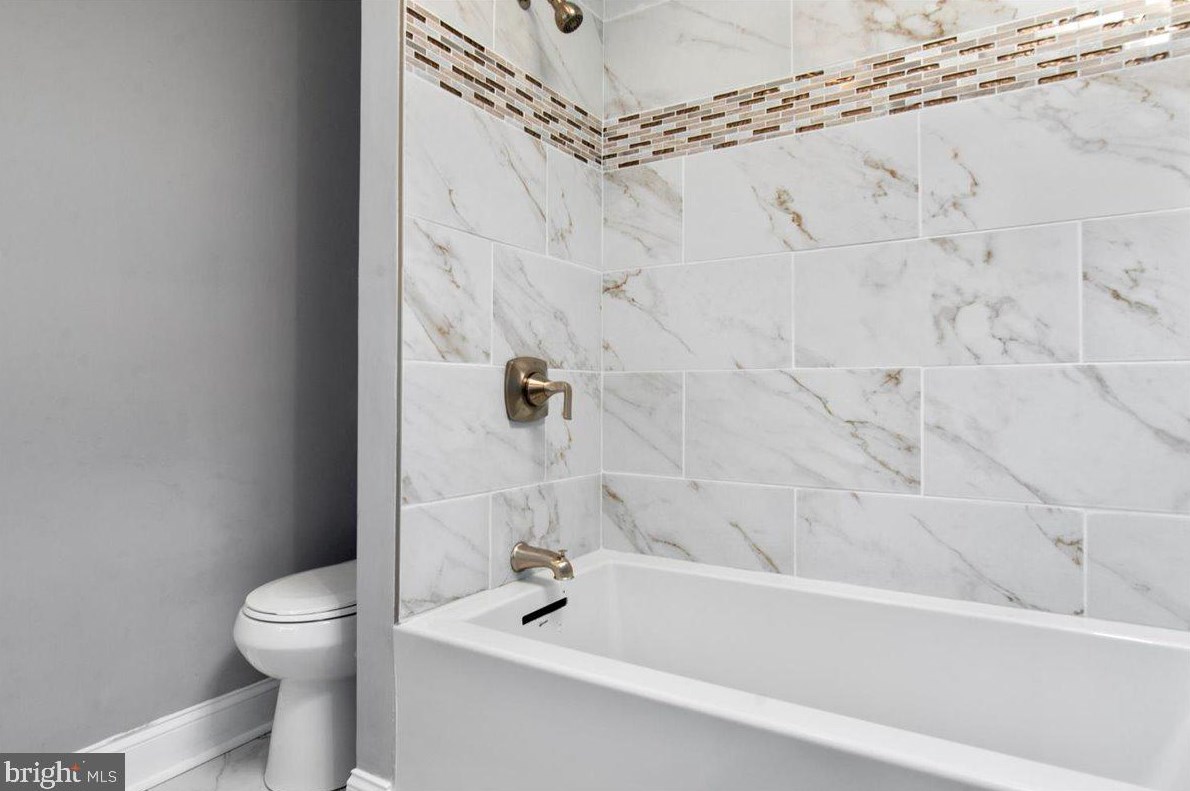 419 Kenwood Ave, Baltimore MD  21224-1211 exterior