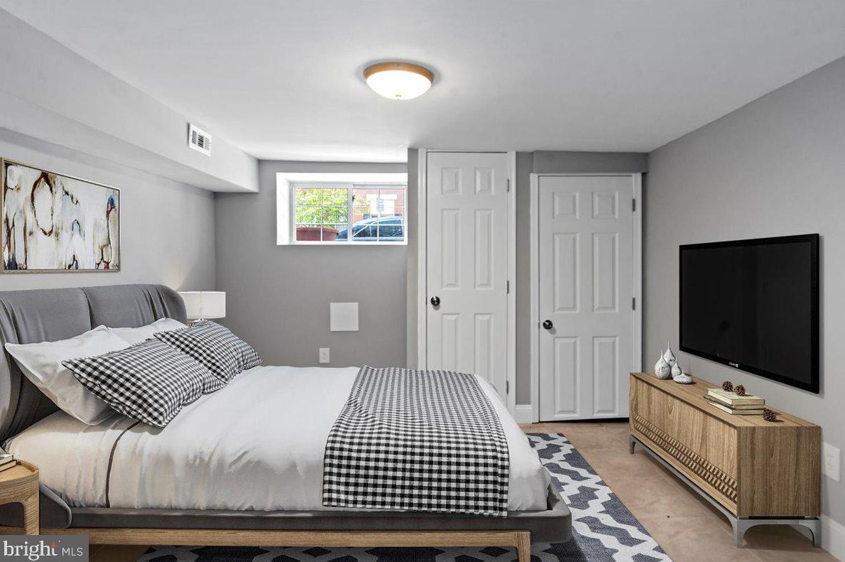 419 Kenwood Ave, Baltimore MD  21224-1211 exterior