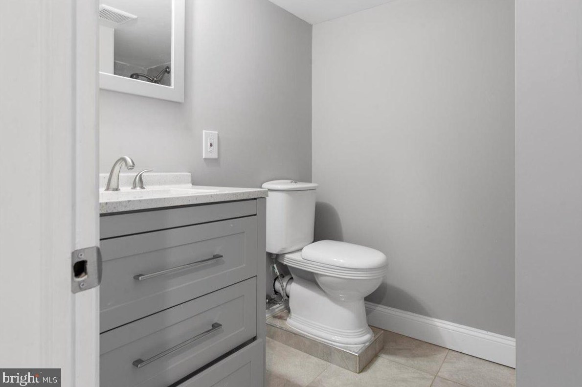 419 Kenwood Ave, Baltimore MD  21224-1211 exterior