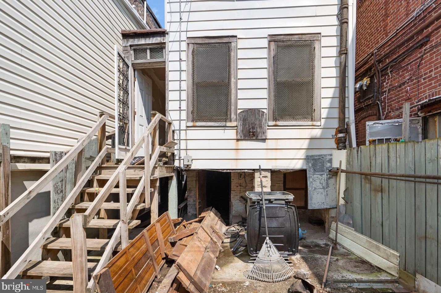 430 Highland Ave, Baltimore MD  21224-1443 exterior