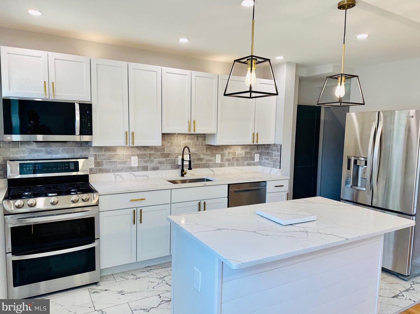 1409 Stonewood Rd, Baltimore MD  21239-3904 exterior