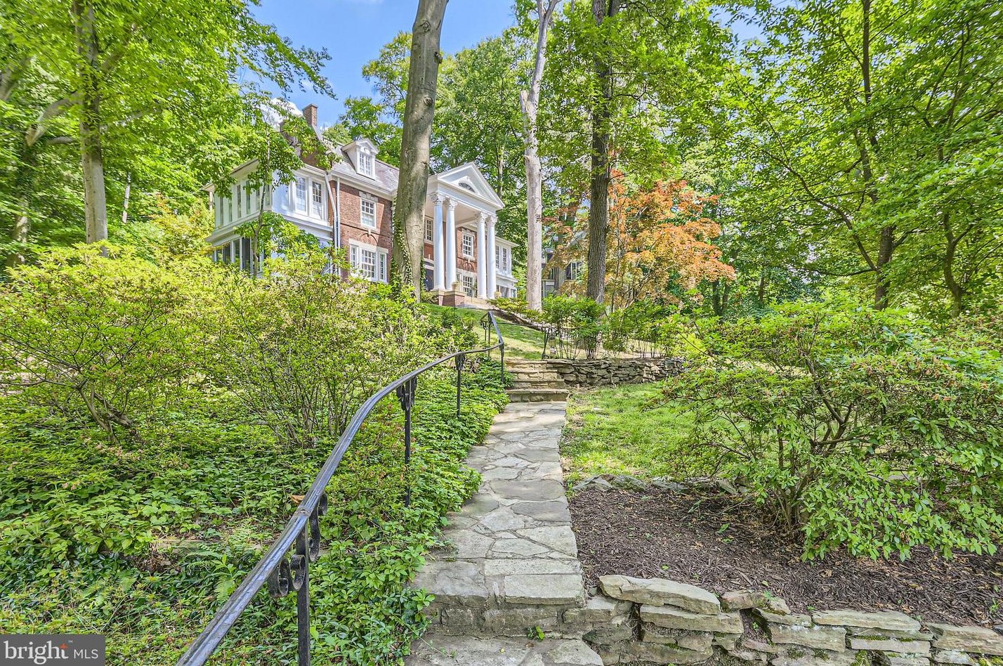 14 Edgevale Rd, Baltimore MD  21210-2253 exterior