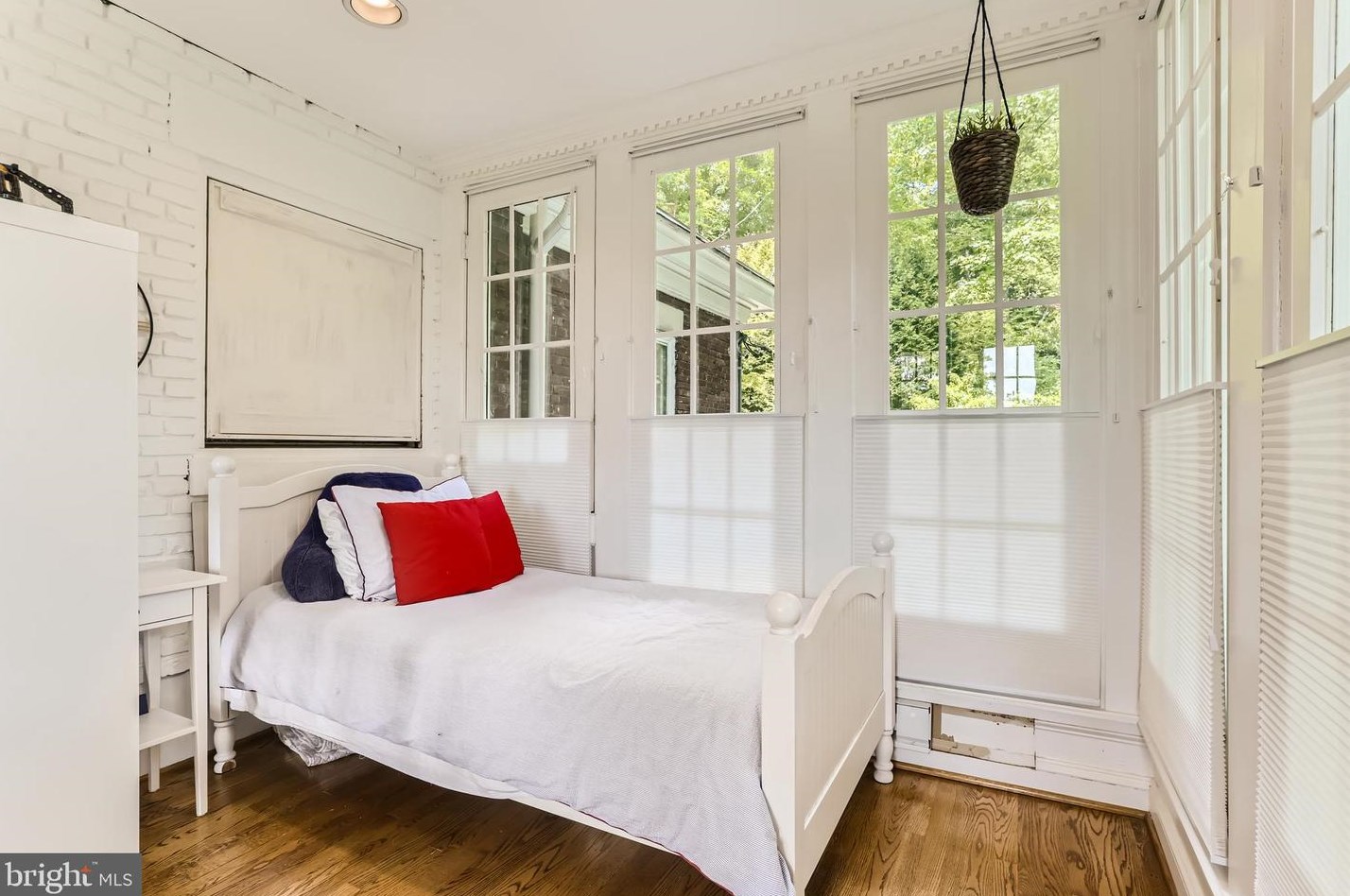 14 Edgevale Rd, Baltimore MD  21210-2253 exterior