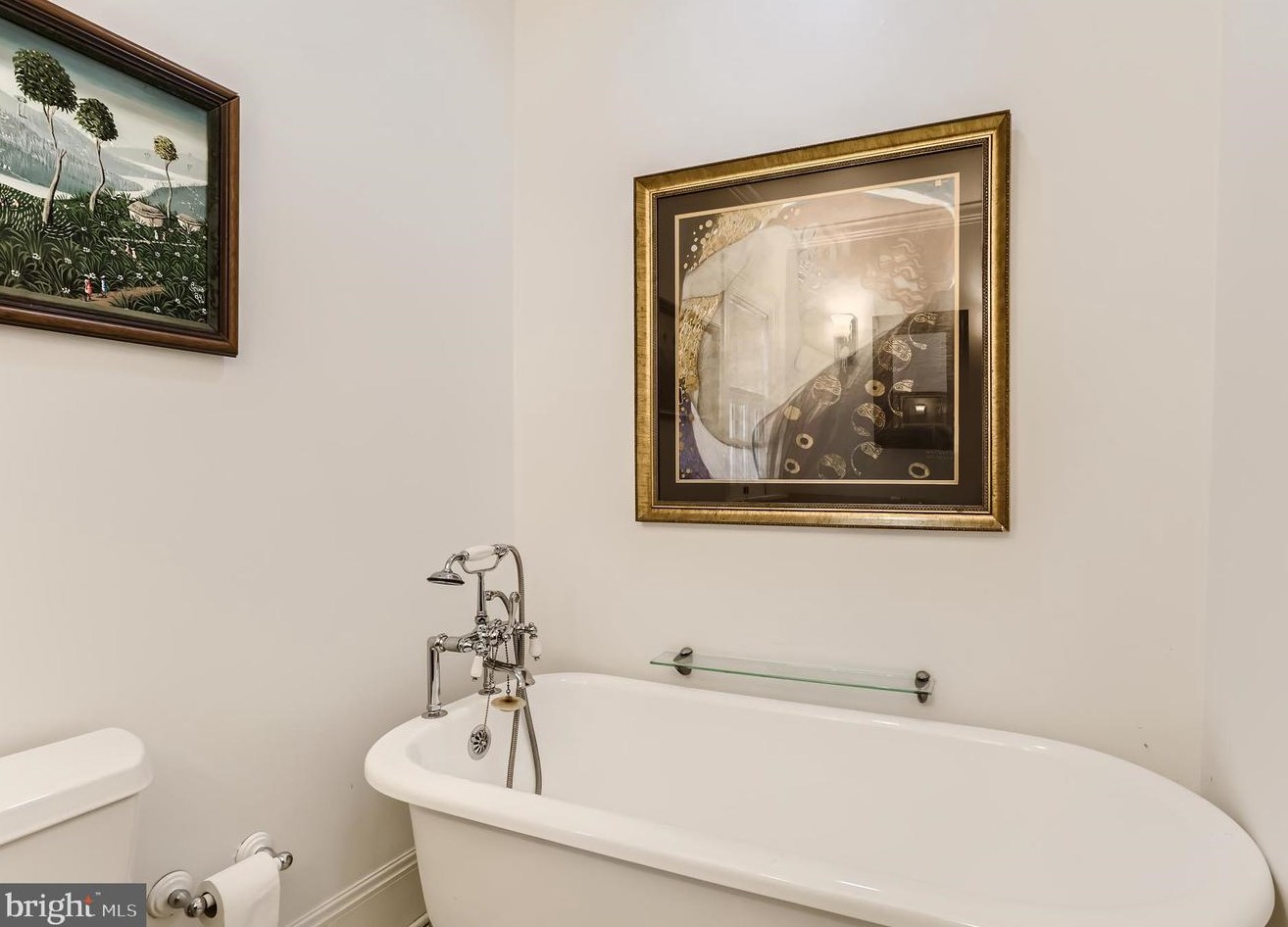 14 Edgevale Rd, Baltimore MD  21210-2253 exterior