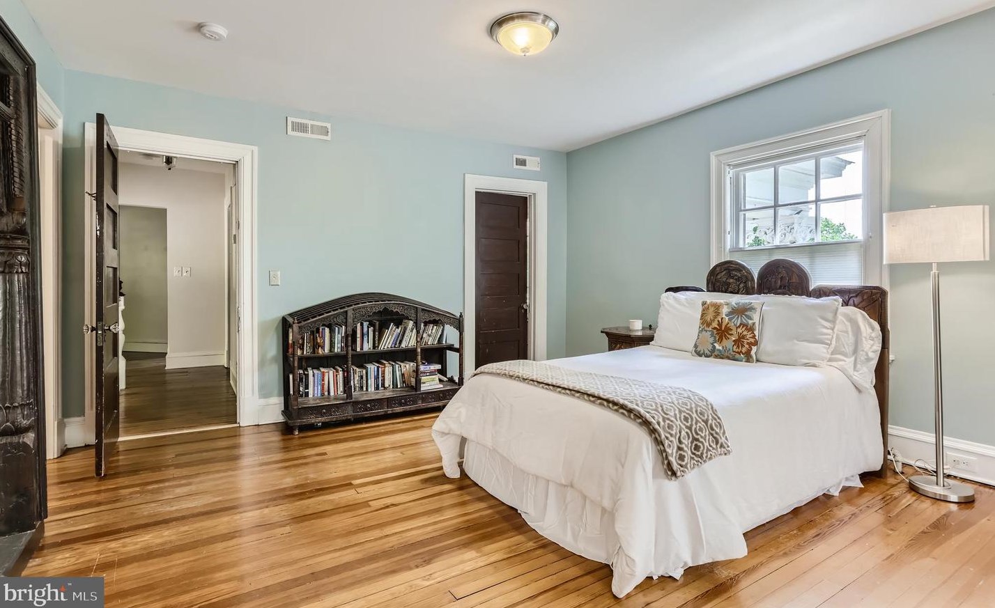 14 Edgevale Rd, Baltimore MD  21210-2253 exterior