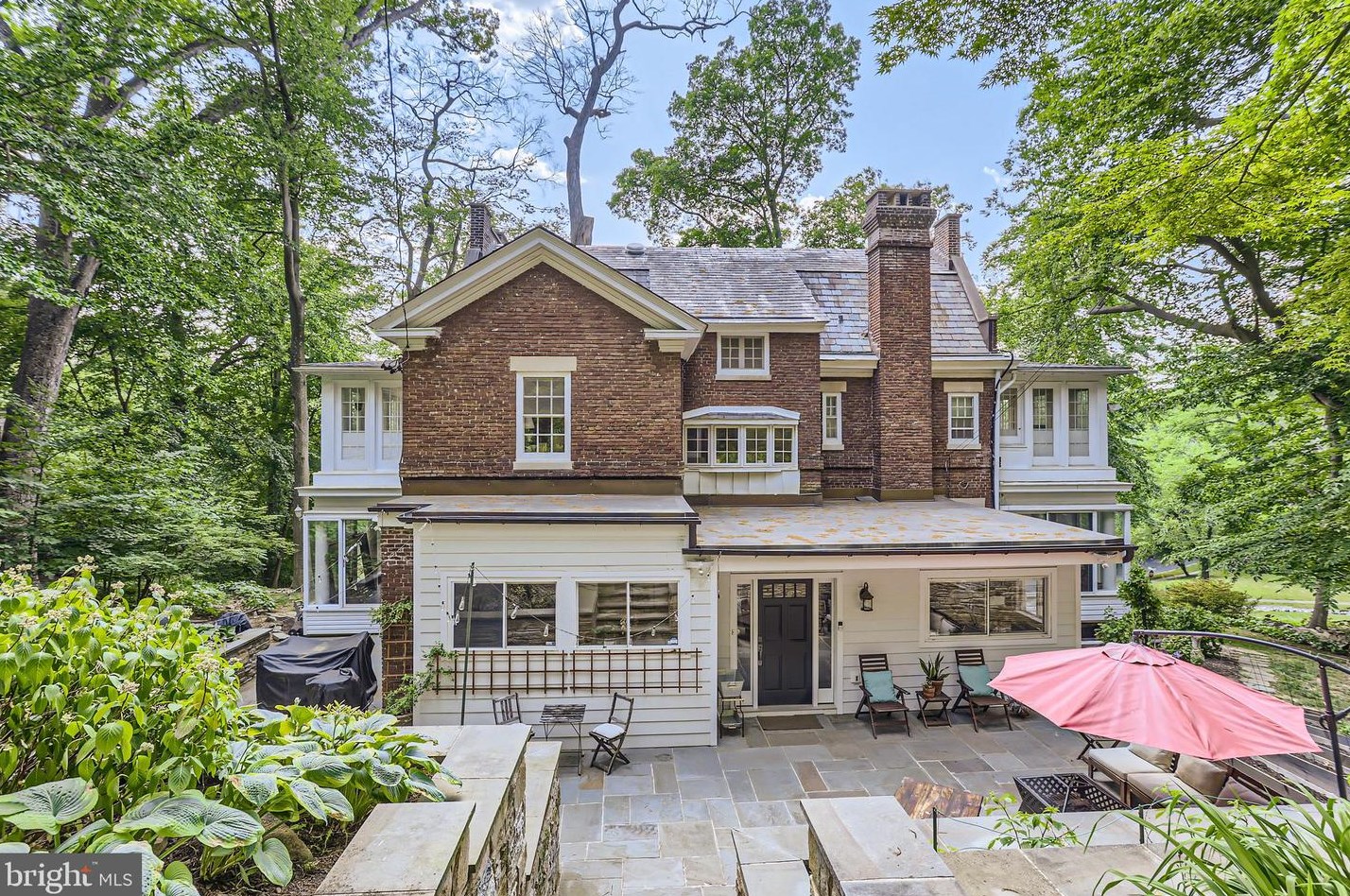 14 Edgevale Rd, Baltimore MD  21210-2253 exterior