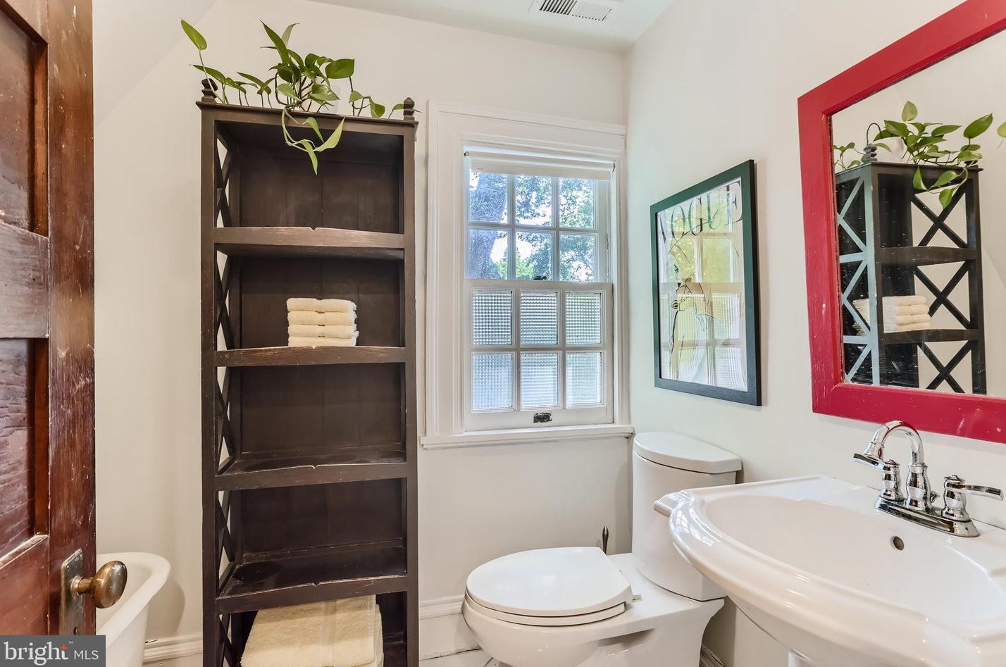 14 Edgevale Rd, Baltimore MD  21210-2253 exterior