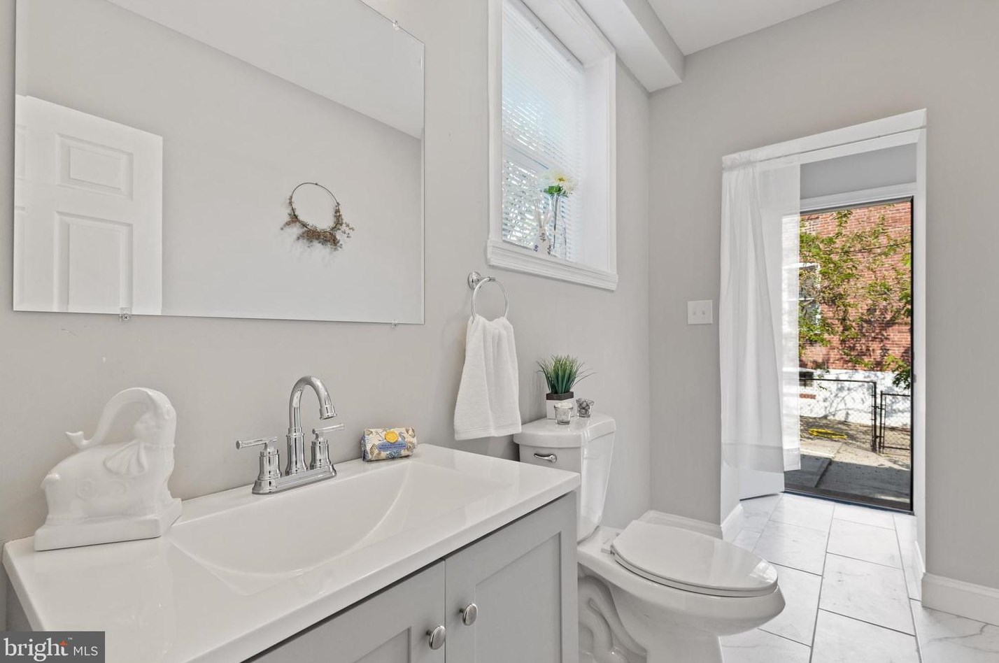 2809 The Alameda, Baltimore MD  21218-3728 exterior