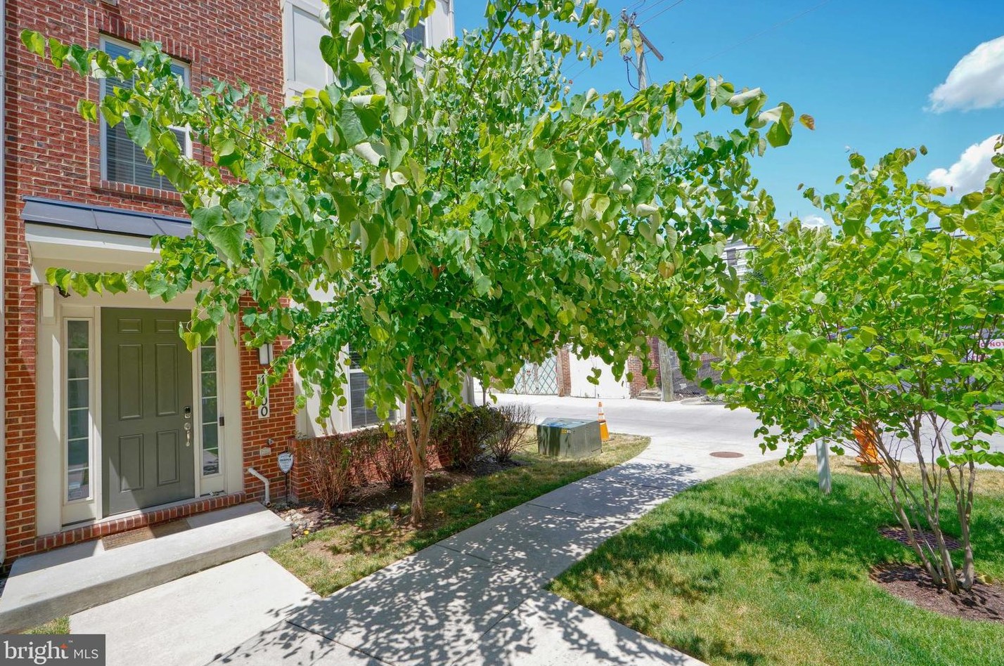 1200 Berry St, Baltimore MD 21211-1927 exterior