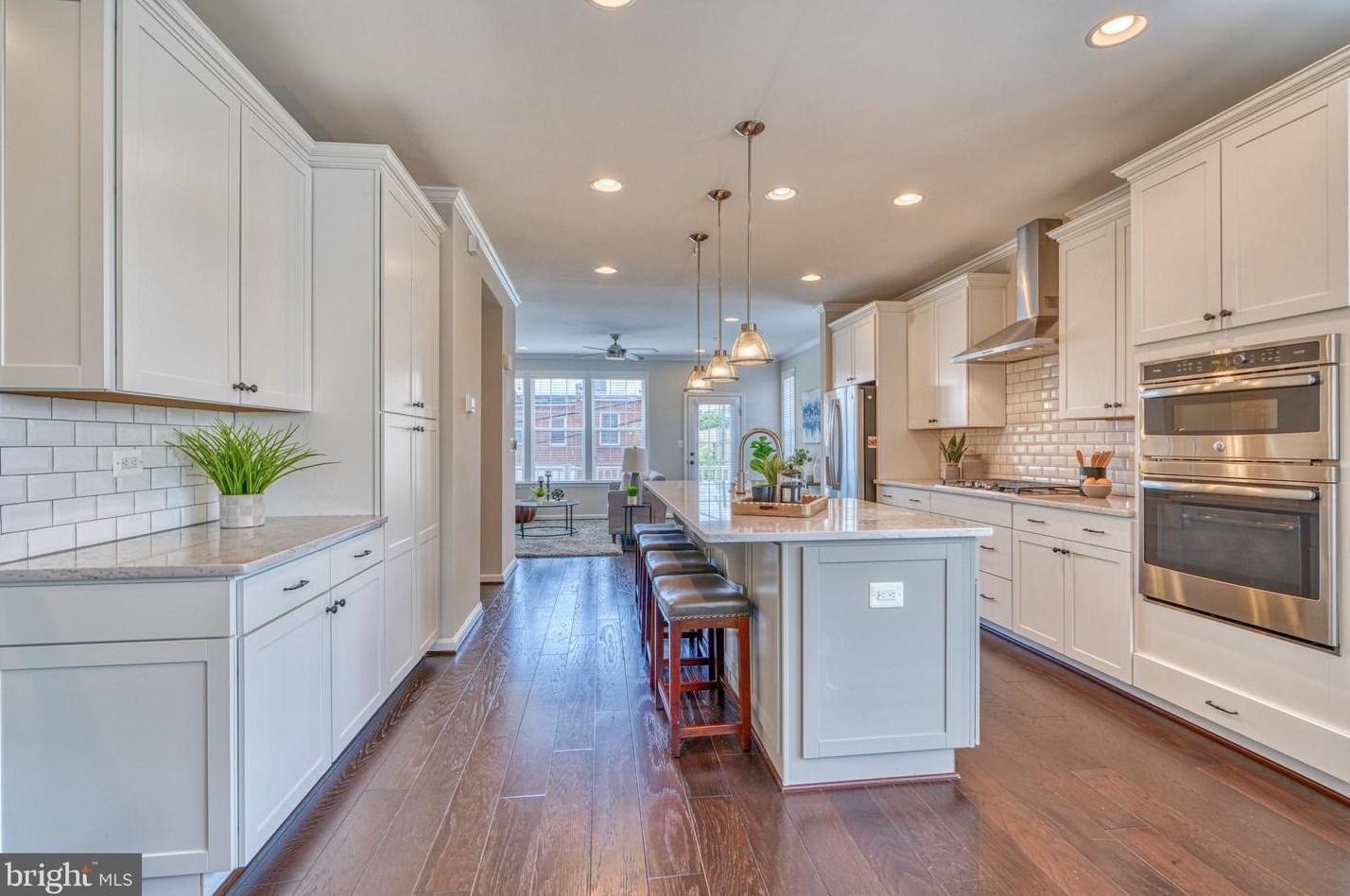 1200 Berry St, Baltimore MD 21211-1927 exterior