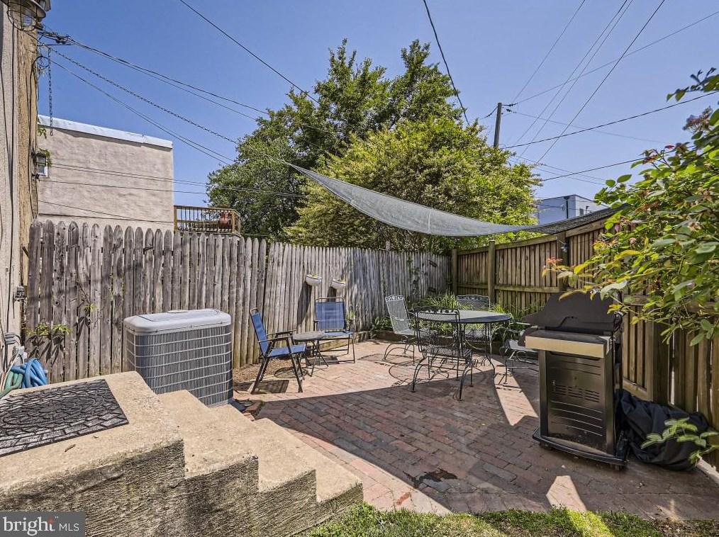 821 Barre St, Baltimore MD 21230-2421 exterior