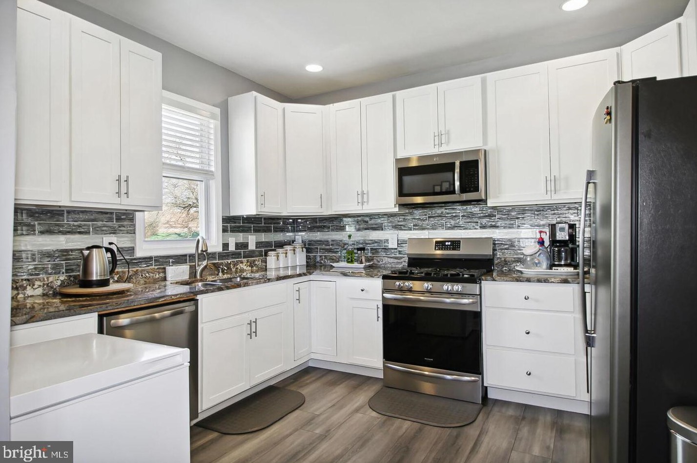5607 Narcissus Ave, Baltimore MD  21215-3543 exterior