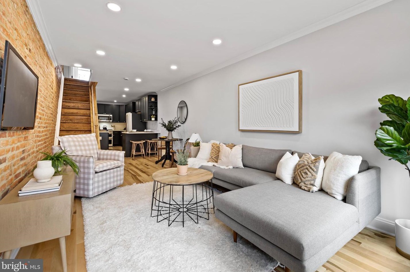 646 Curley St, Baltimore MD  21224-2737 exterior