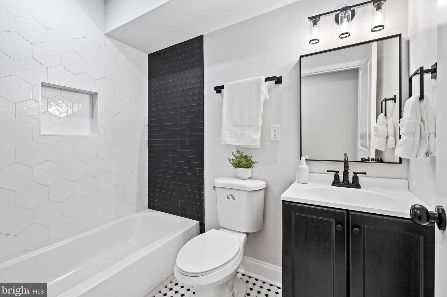 646 Curley St, Baltimore MD  21224-2737 exterior