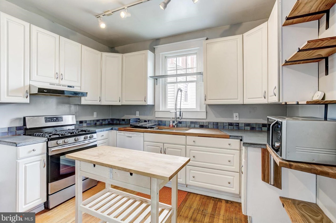 1353 42, Baltimore MD 21218-1202 exterior